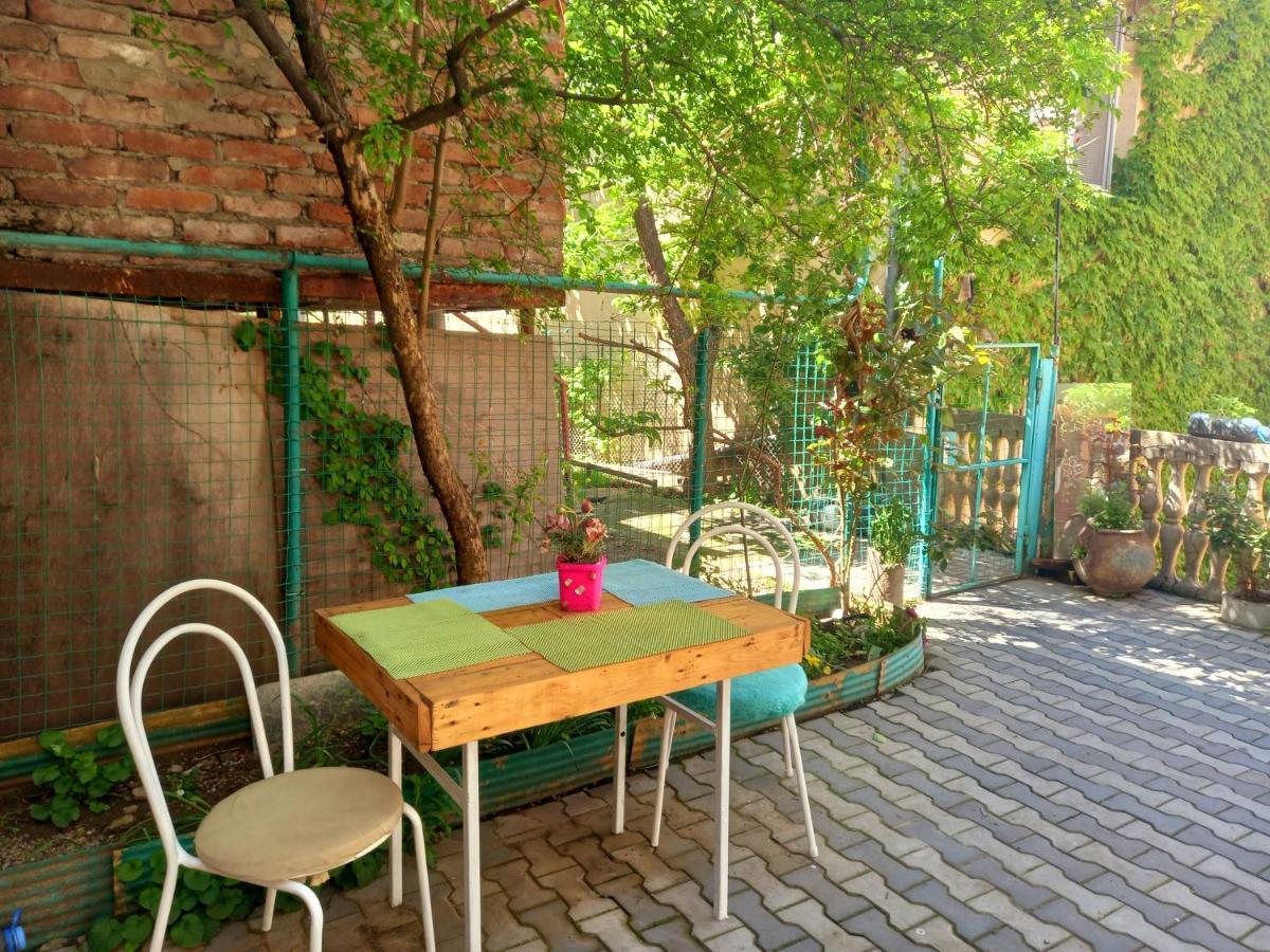 Birdhouse Rooms Tbilisi Exterior photo