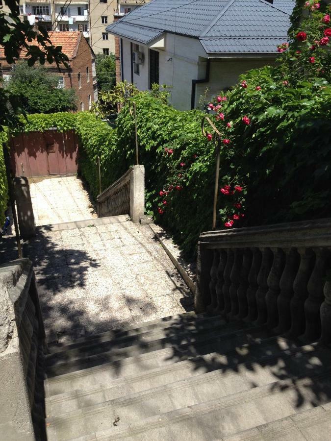 Birdhouse Rooms Tbilisi Exterior photo